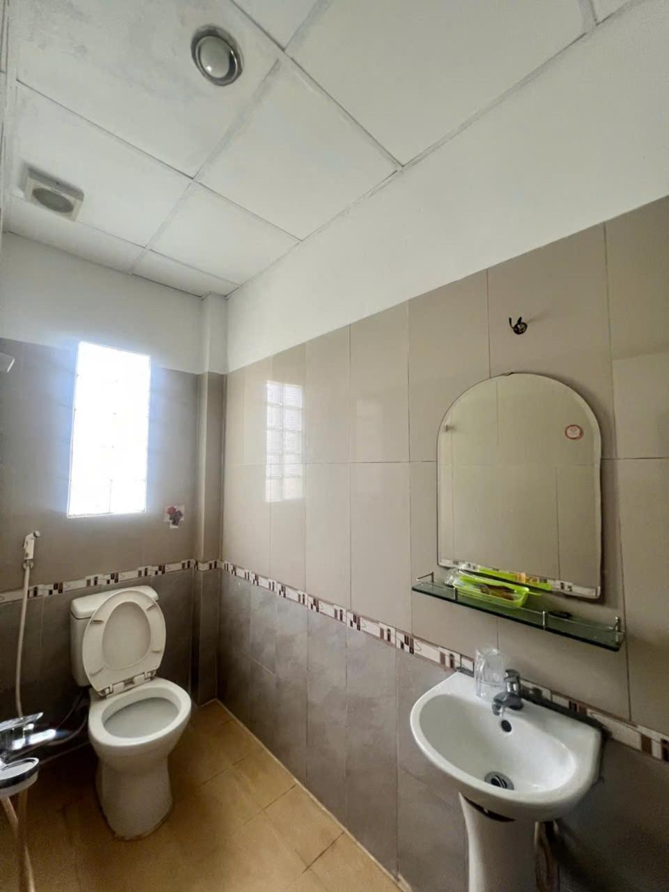 Khach San Doan Gia Aparthotel Ho Chi Minh City Bagian luar foto