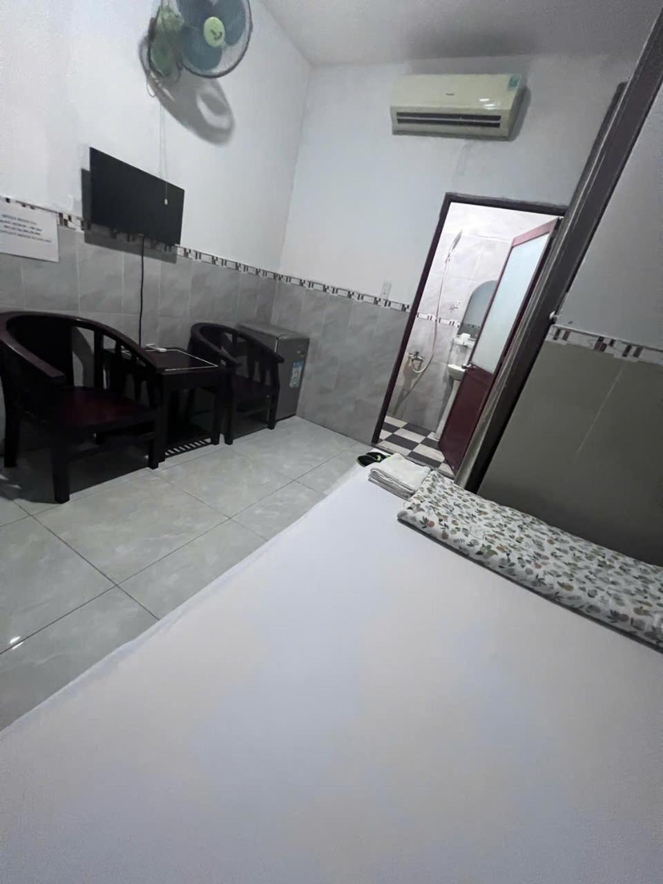 Khach San Doan Gia Aparthotel Ho Chi Minh City Bagian luar foto