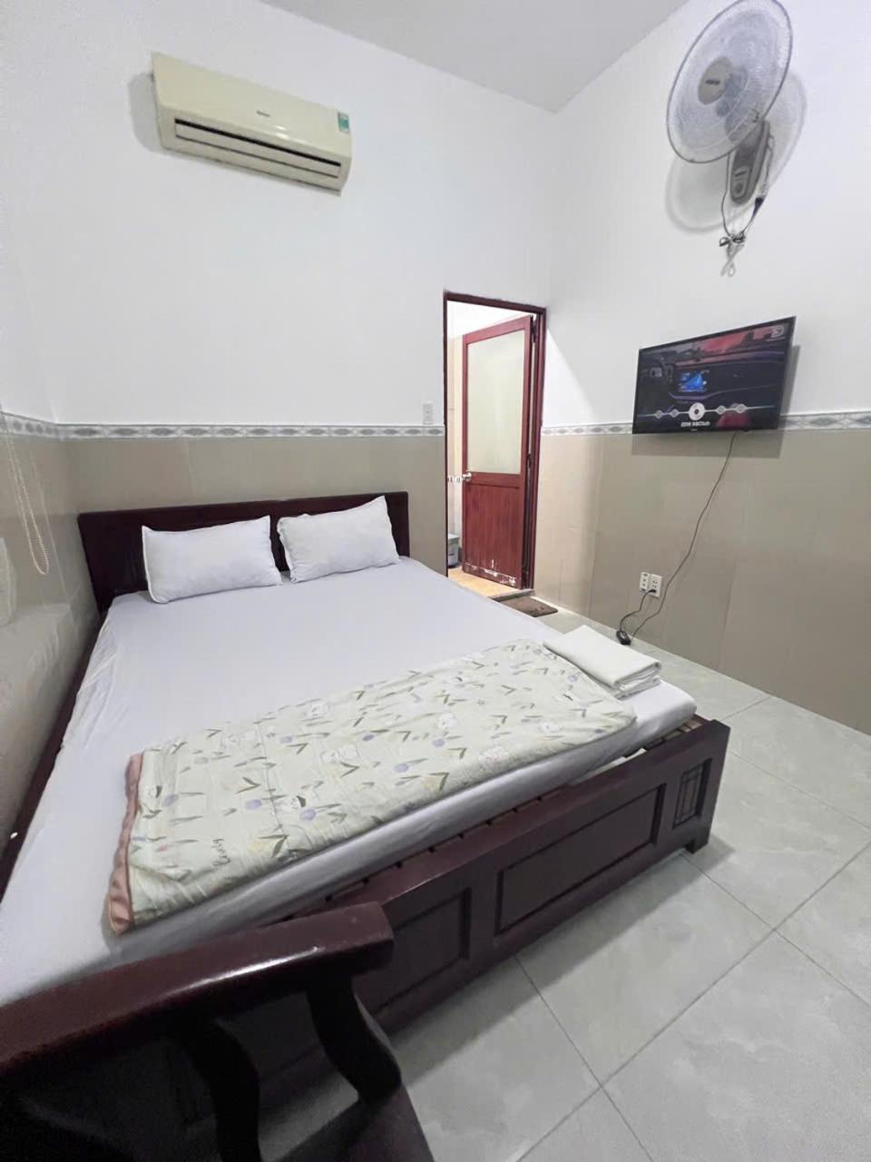 Khach San Doan Gia Aparthotel Ho Chi Minh City Bagian luar foto
